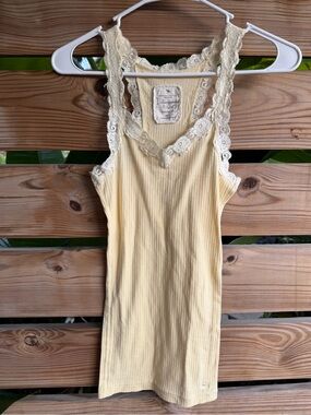 Y2K, Abercrombie, and Fitch Lace-Trim Ribbed Tank - Cream Yellow